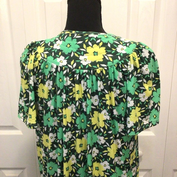 Elegant Emily Women's Green Floral Print Short Sleeve Button Down Duster Gown - Picture 4 of 11